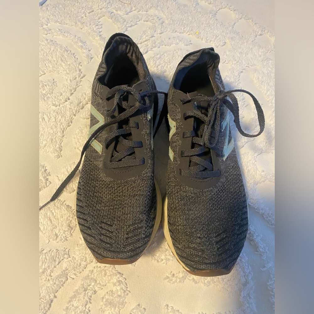 Women’s Fuel Cell Echo Gray New Balance Athletic Shoes, size 9.5